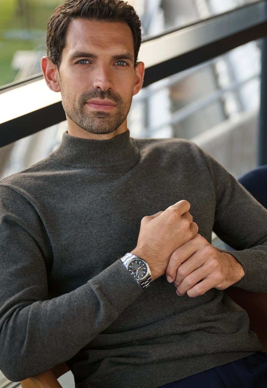 4561 Men's Franklin Turtleneck Jumper - Image 2