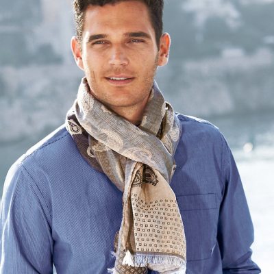 Blogi-light-scarf